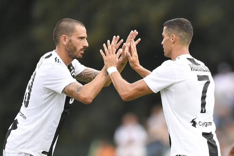 In campo dal primo minuto c&#39; anche Leonardo Bonucci: con Cristiano  subito intesa. LAPRESSE